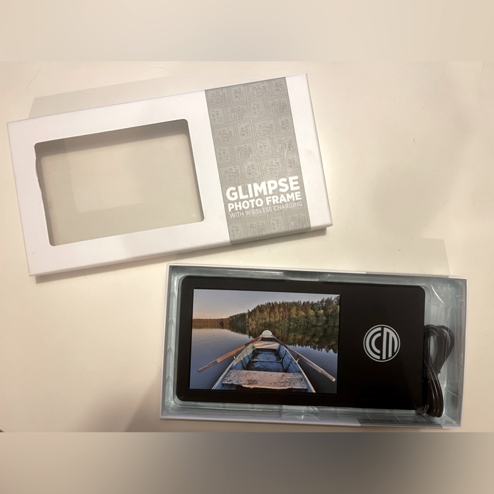 Glimpse photo frame with wireless charger